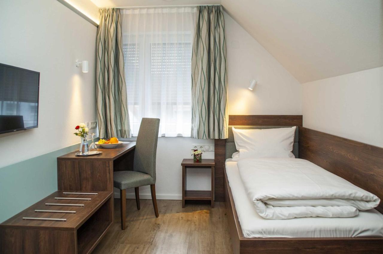 Hotel-Gasthof Krone Greding Exterior foto